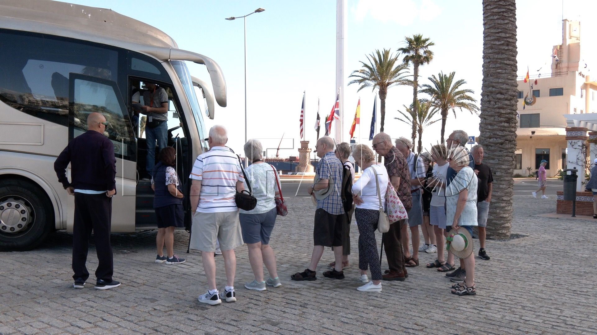 crucero-aurora-turistas-puerto-13