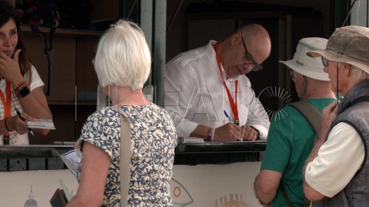 crucero-aurora-turistas-puerto-29