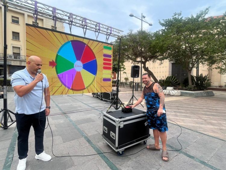 ruleta-comercio-camara-reparte-regalos-006