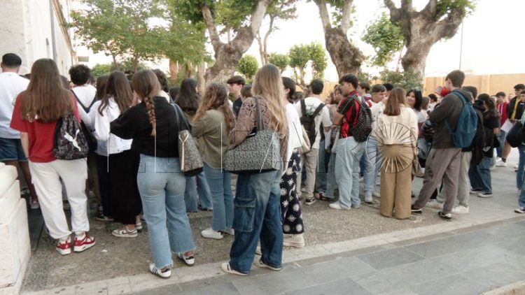 selectividad-marca-inicio-nueva-etapa-muchos-estudiantes-016