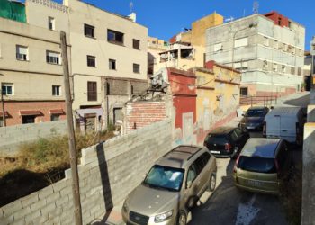 vecinos-recinto-indignacion-coches-abandonado-ruinas-suciedad-2