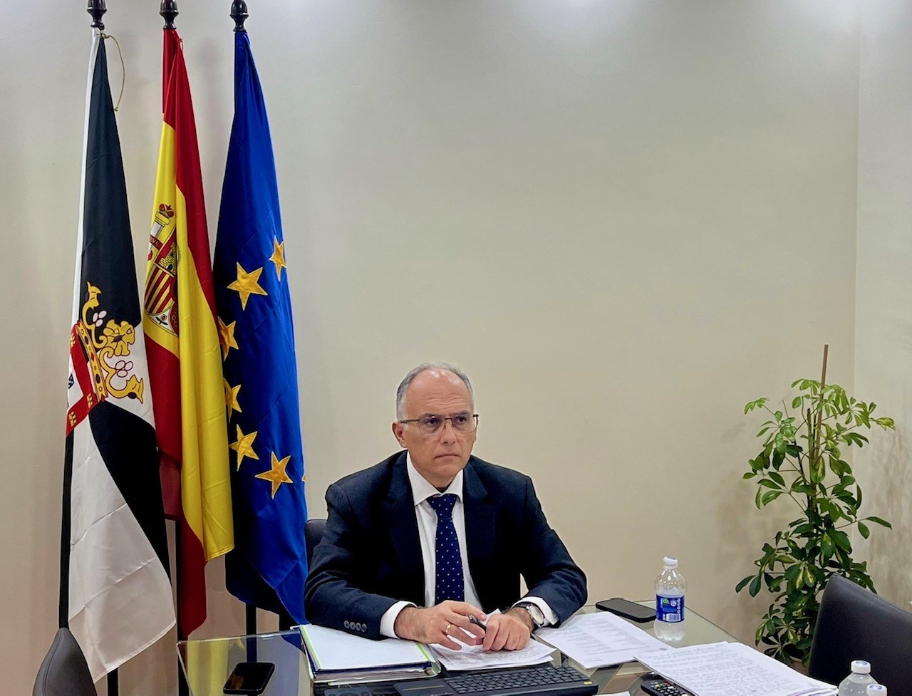 alberto-gaitan-mesa-sectorial-inmigracion-debate-reparto-menores-1