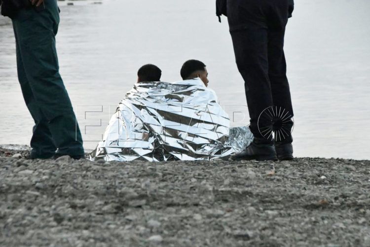 entrada-inmigrantes-guardia-civil-almadraba-tarajal-6