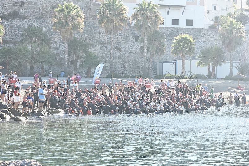 nadadores-disputar-xiii-vuelta-hacho-2