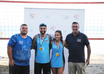 pareja-ana-ibrahim-se-impone-mixtos-torneo-voley-playa-001