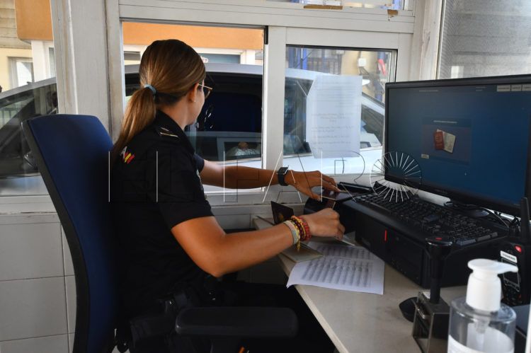 policia-nacional-control-frontera-tarajal