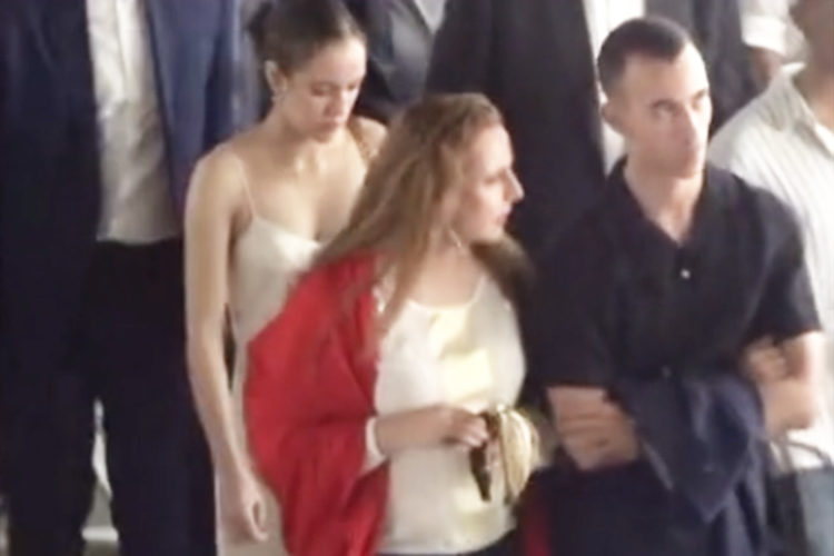 salma-marruecos-visita-mikonos-hijos