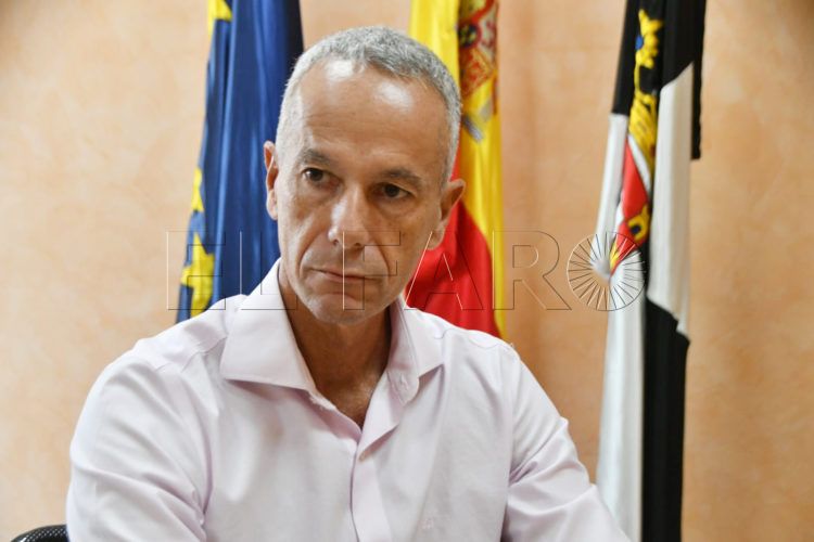 relevo-educacion-cese-miguel-senor-director-provincial