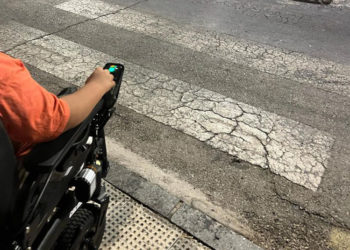 silla-ruedas-paso-peatones