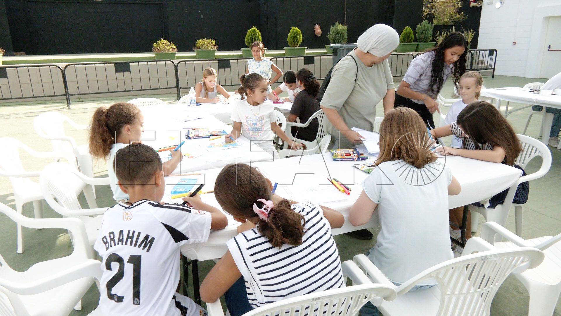 juegos-diversion-ayudar-familias-vulnerables-vuelta-cole