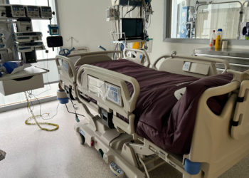 nuevas-camas-uci-001