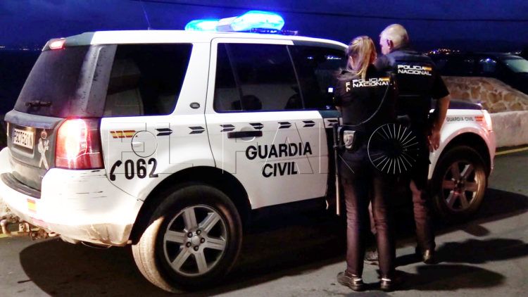 guardia-civil-policia-nacional-espalda