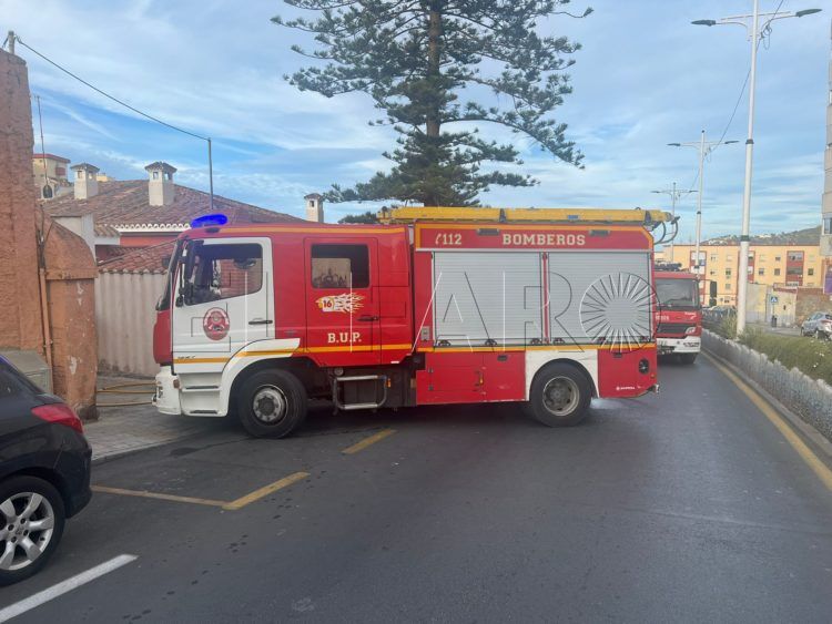 incendio-salones-chale-calcinado-poligono-virgen-africa-1