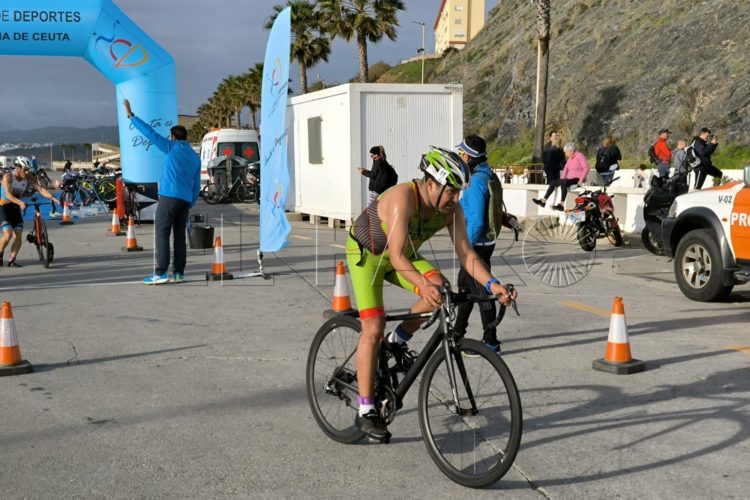 xxx-triatlon-ceuta-participantes