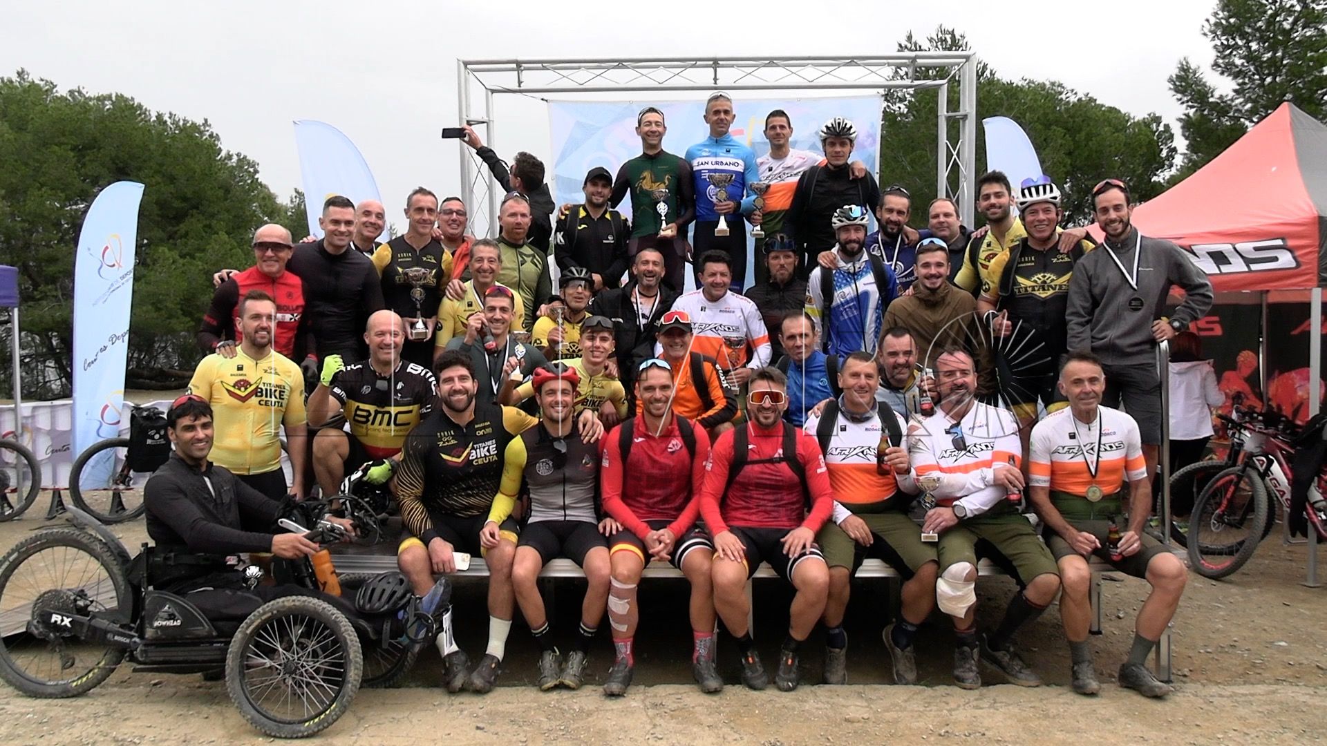 ganadores-media-maraton-btt-ciclismo-entrega-trofeos-10