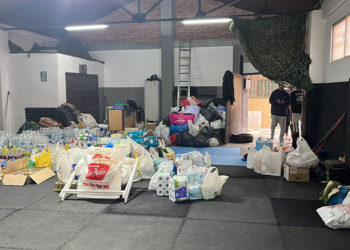 grappling-ceuta-llena-camion-productos-basicos-afectados-dana