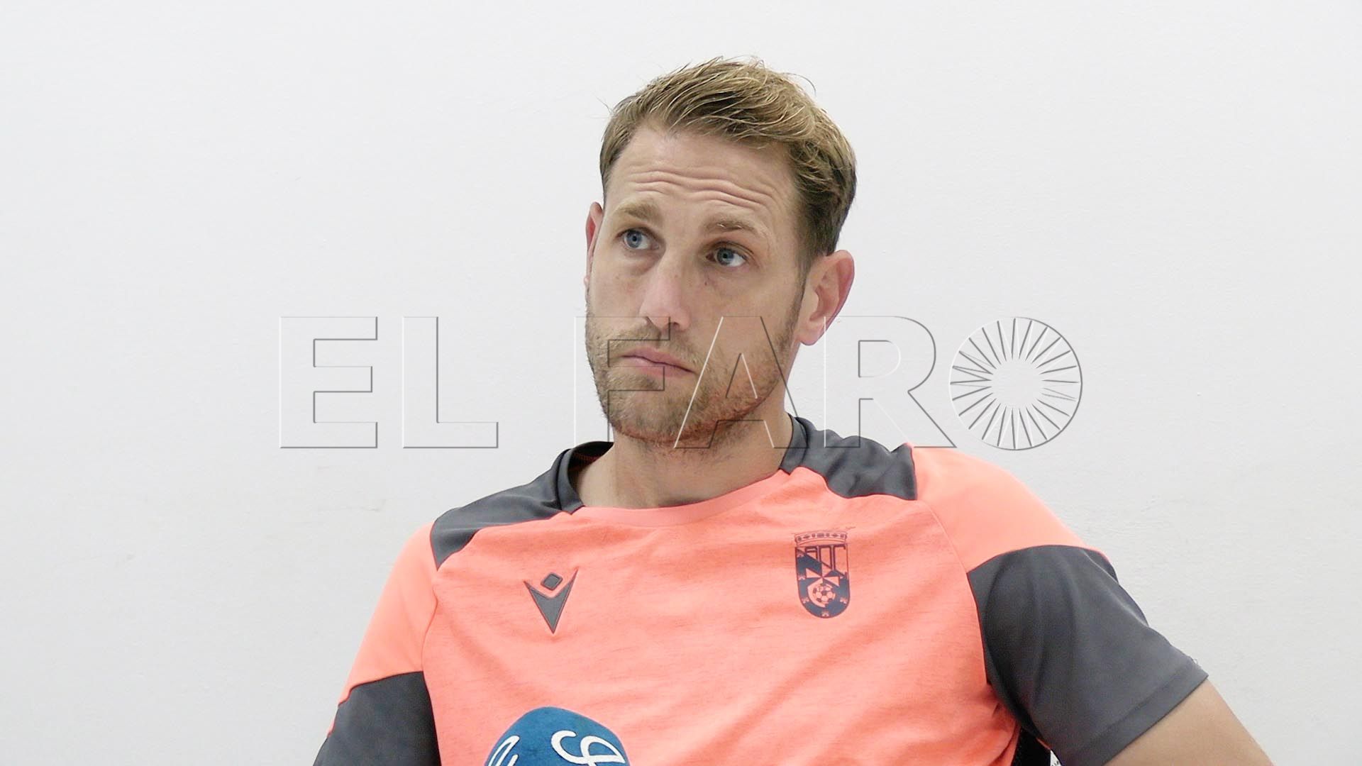 jugador-central-ceuta-carlos-hernandez