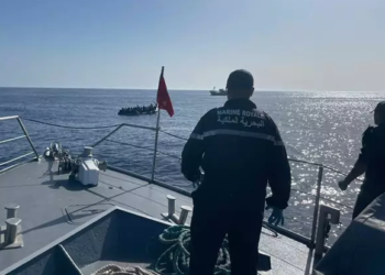 marina-real-marruecos-rescata-inmigrantes