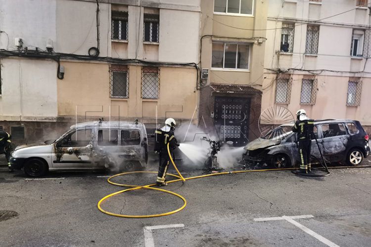 rozando-tragedia-queman-vehiculos-casas