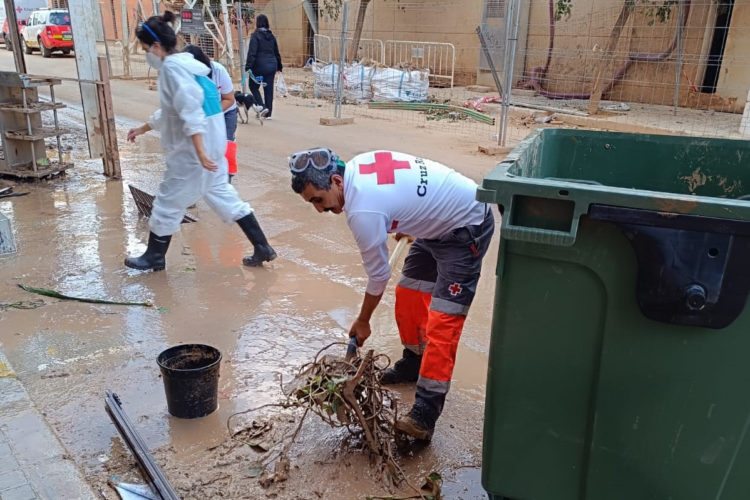 cruz-roja-voluntarios-dana-valencia