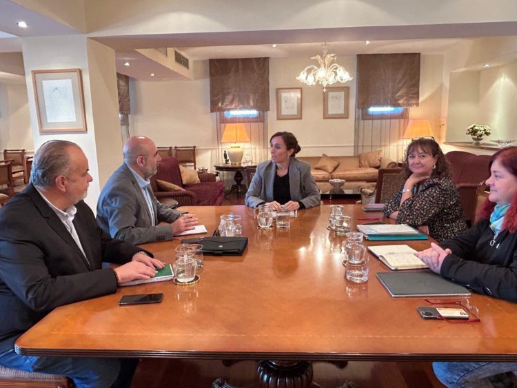 csif-sanidad-reunion-ministra-sanidad-monica-garcia