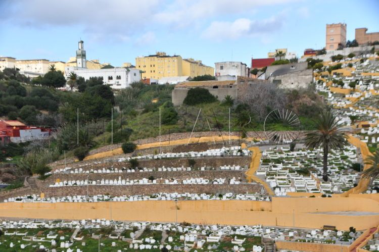 obras-cementerio-sidi-embarek-afectadas-presencia-artefactos-20
