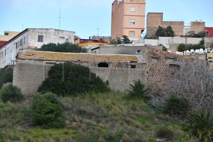 obras-cementerio-sidi-embarek-afectadas-presencia-artefactos-8