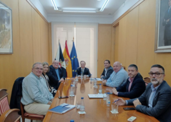 reunion-confederacion-empresarios-gobierno-ceuta-vivas-arantxa-campos