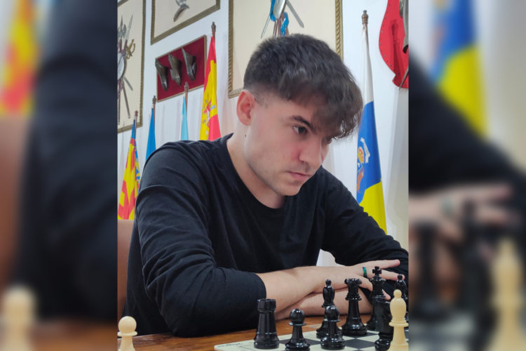 saul-ibanez-campeon-torneo-navidad-ajedrez