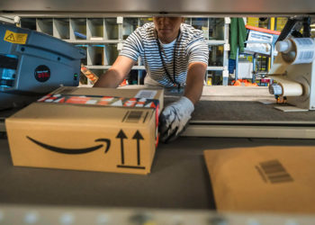 truco-evitar-suplantacion-identidad-paquete-etiqueta-basura