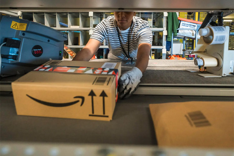 truco-evitar-suplantacion-identidad-paquete-etiqueta-basura