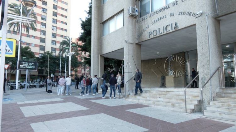 casi-cincuenta-aspirantes-policia-local-prueba-callejero-019