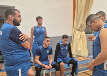 cb-fenix-da-cara-cae-fuerte-rival-queseria-gazul-alcala-baloncesto