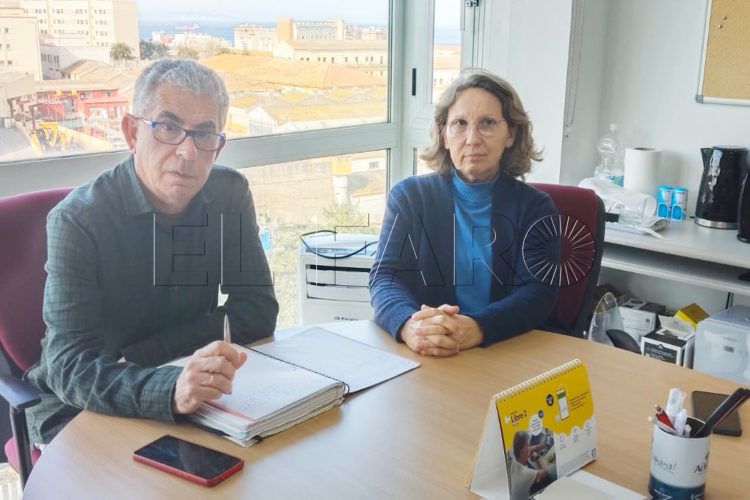 juan-carlos-mata-director-atencion-primaria-carmen-ruiz-directora-enfermeria