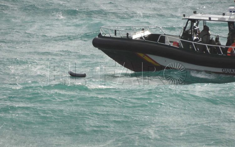 rescate-inmigrantes-Guardia-Civil-temporal-011