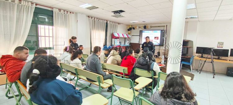 aprender-identificar-acosador-pararle-pies-educacion-especial-policia-nacional-1