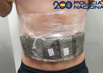 hachís-adosado-cuerpo-puerto-policía-nacional-002