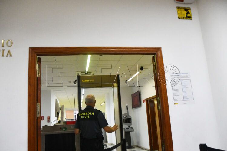 juzgado-penal-ceuta-control-entrada