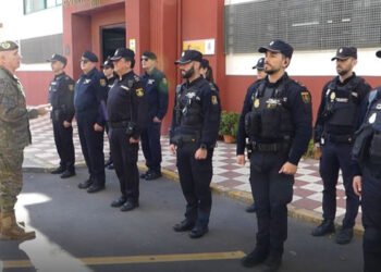 policia-nacional-despide-comandante-general-llago-navarro-002