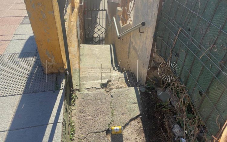 usuarios-denuncian-mal-estado-escaleras-sardinero