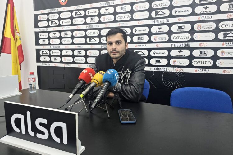 albert-capa-roja-kone-ad-ceuta-empate-antequera