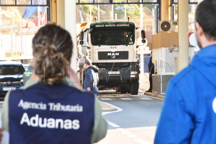 entra-ceuta-primer-camion-aridos-aduana-comercial-3