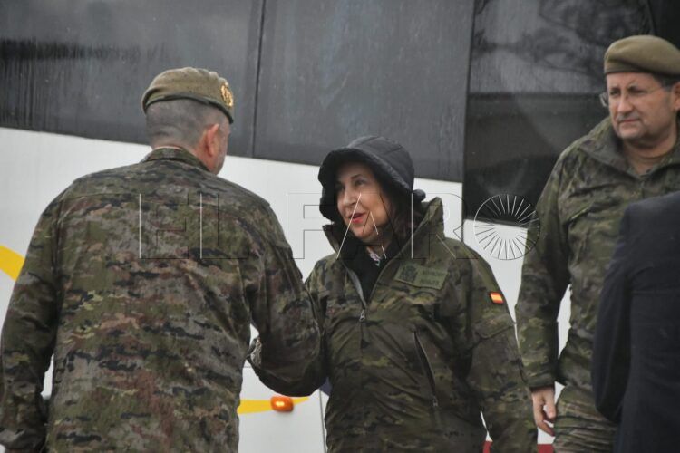 ministra-defensa-margarita-robles-despide-comandante-general-marcos-llago-navarro-13