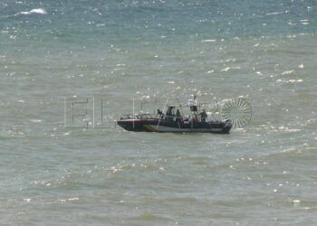 rescates-guardia-civil-mar-inmigrantes-huidas-desesperadas-12