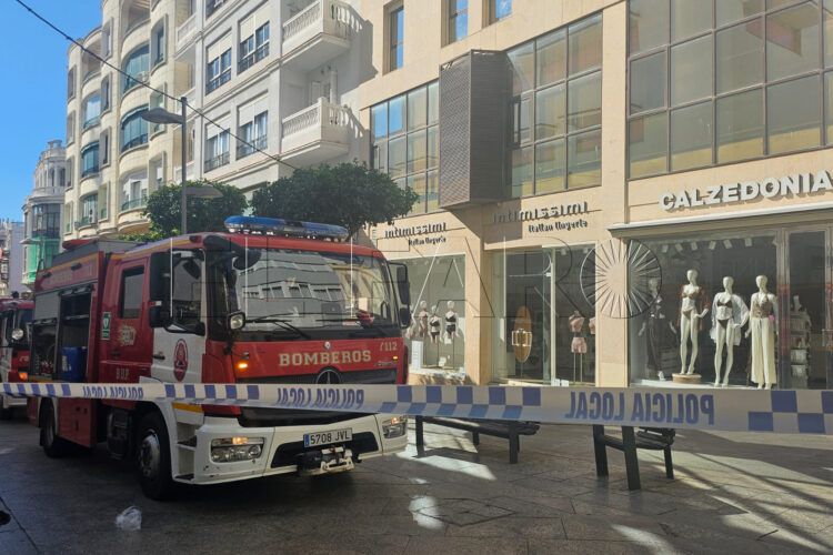 aviso-humo-incendio-bomberos-policia-local-revellin-2