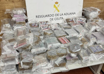 hachis-motos-envuelto-chocolate-detenidos-pases-005