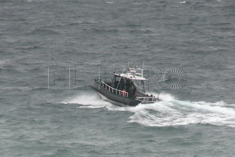 inmigrantes-se-arrojan-mar-cruzar-marruecos-ceuta-028