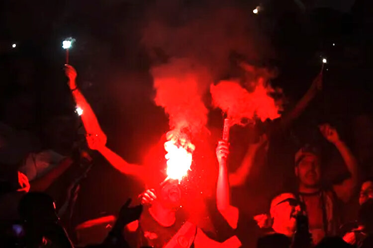 lanzar-bengala-coche-multa-puntos-carnet