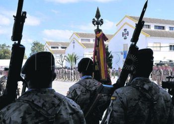 militares-espalda-caballeria