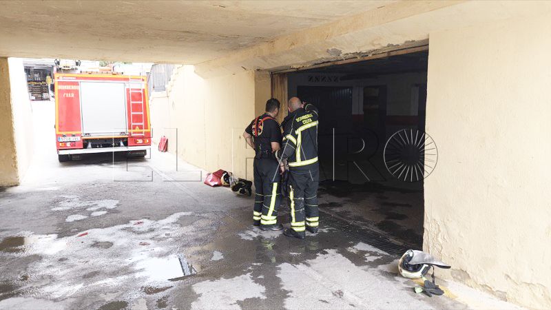 bomberos-miramar-bajo-incendio-trastero-006
